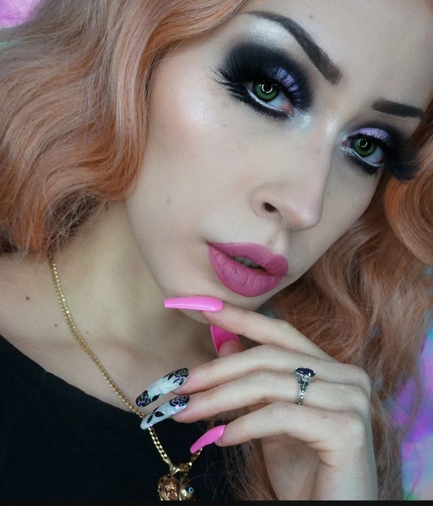 Radiant Rose Press On Nail Set (Glow in the Dark)