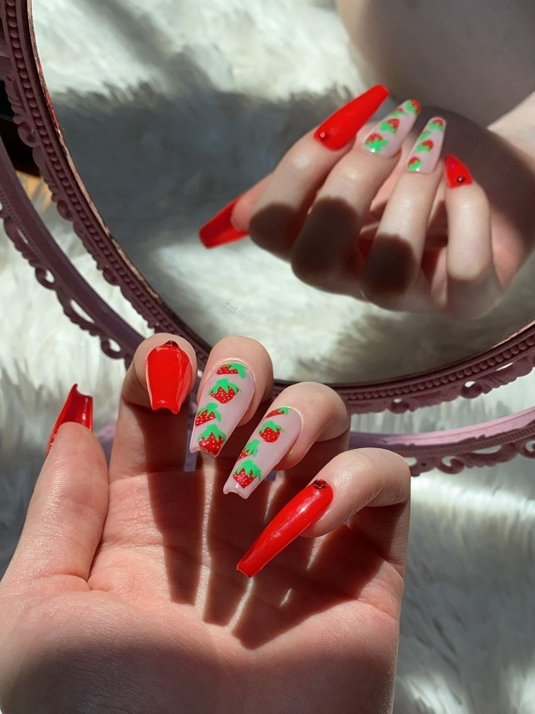 Strawberry Fields Press on Nail Set