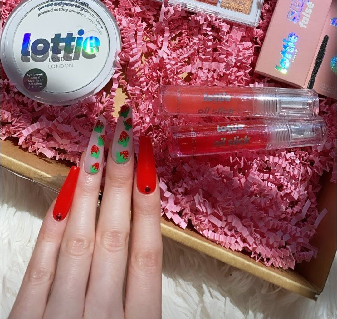 Strawberry Fields Press on Nail Set