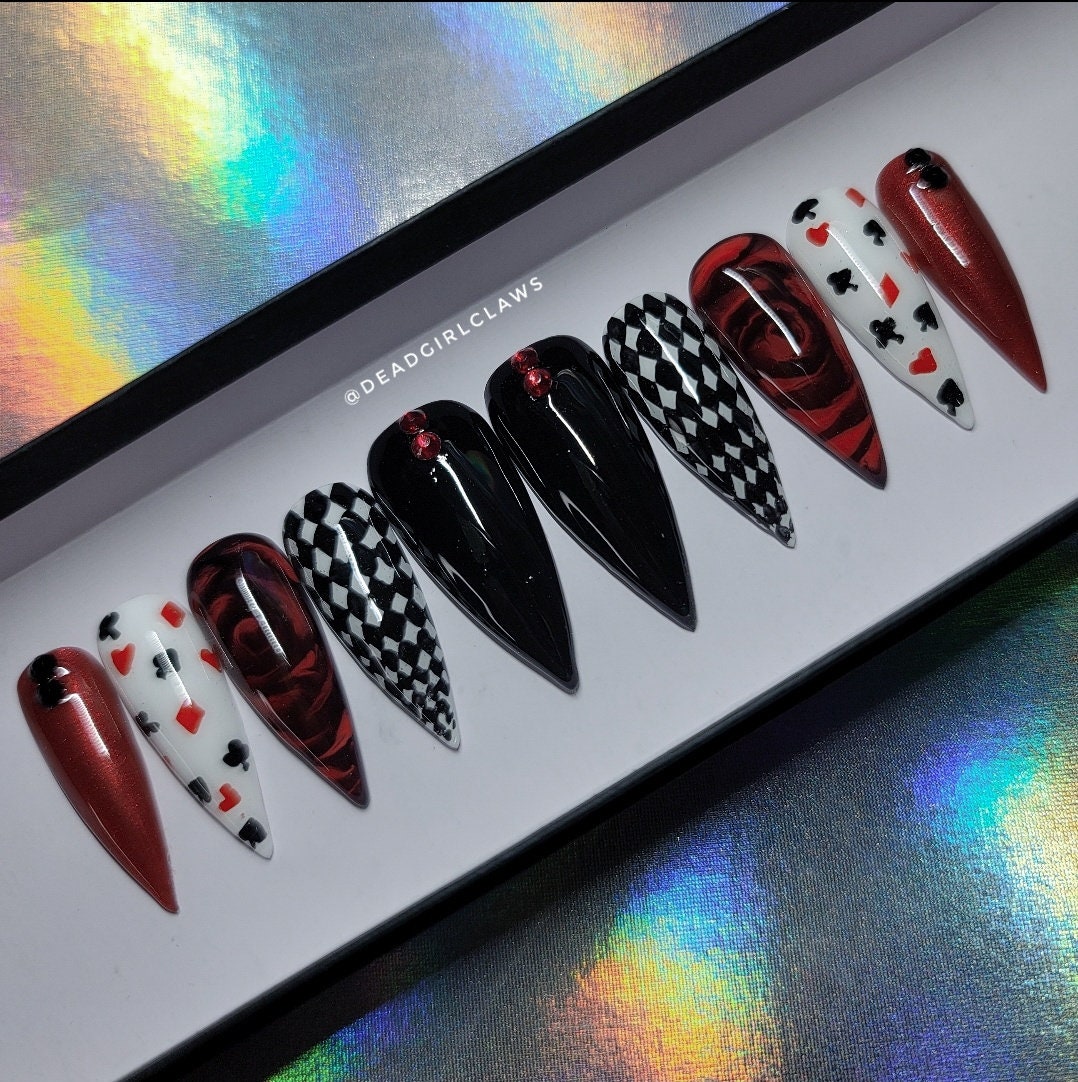 Paint the Roses Red Press on Nail Set